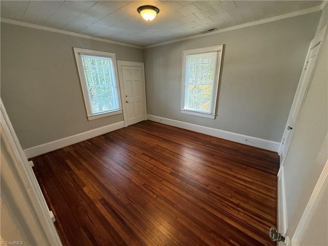 496 West End Boulevard B, Winston-salem, NC 27101