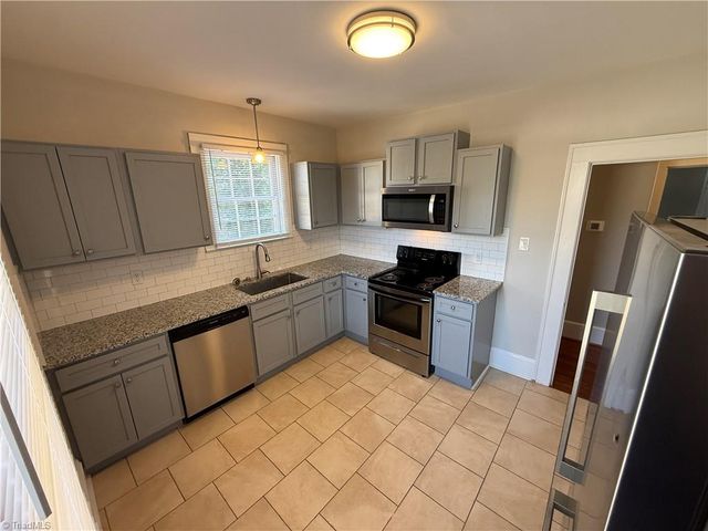 496 West End Boulevard B, Winston-salem, NC 27101
