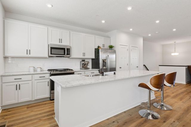 2867 Lexington Place N, Roseville, MN 55113