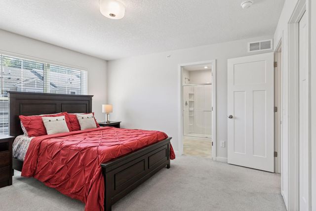 2867 Lexington Place N, Roseville, MN 55113