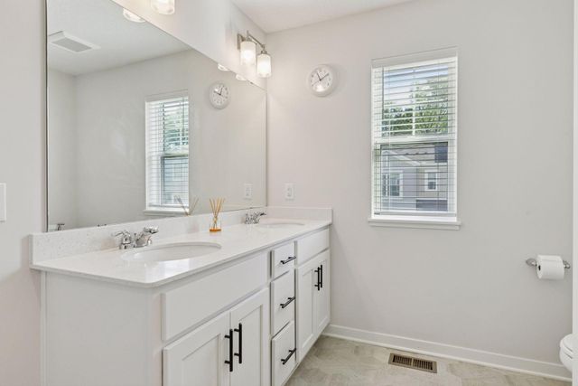 2867 Lexington Place N, Roseville, MN 55113