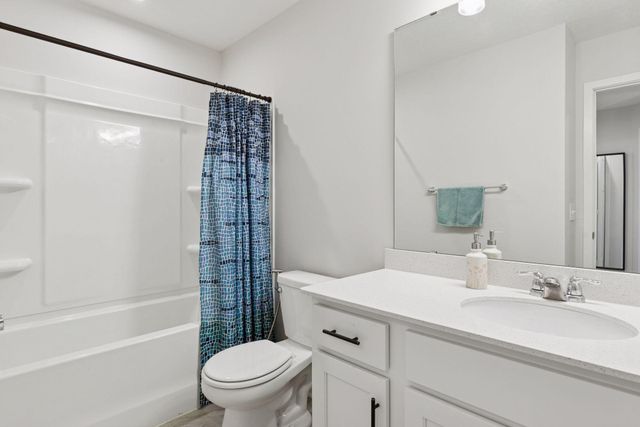 2867 Lexington Place N, Roseville, MN 55113