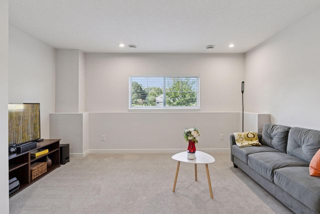 2867 Lexington Place N, Roseville, MN 55113