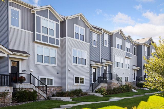 2867 Lexington Place N, Roseville, MN 55113