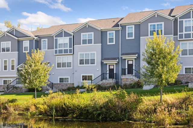 2867 Lexington Place N, Roseville, MN 55113