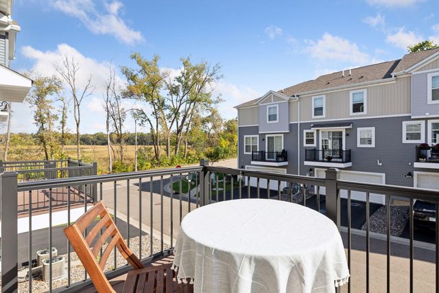 2867 Lexington Place N, Roseville, MN 55113