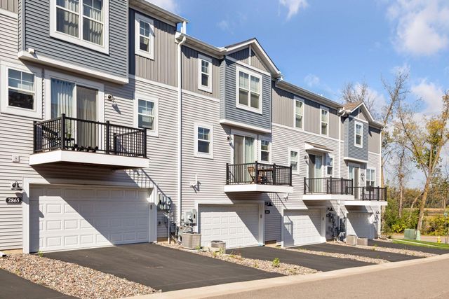 2867 Lexington Place N, Roseville, MN 55113