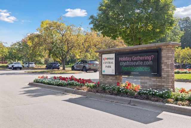 2867 Lexington Place N, Roseville, MN 55113