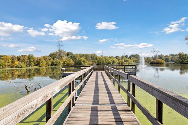 2867 Lexington Place N, Roseville, MN 55113