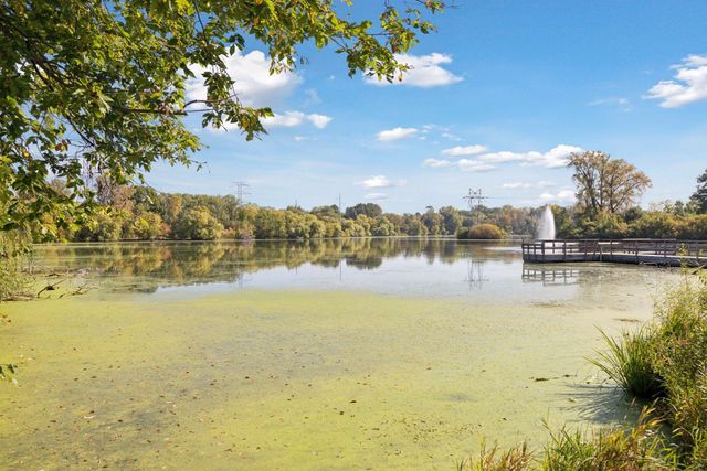 2867 Lexington Place N, Roseville, MN 55113