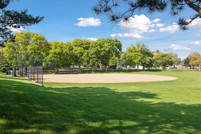 2867 Lexington Place N, Roseville, MN 55113