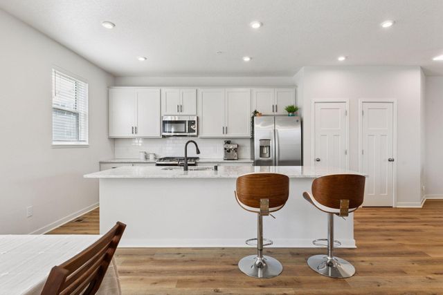 2867 Lexington Place N, Roseville, MN 55113