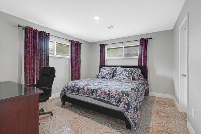 1613 Wycliffe Drive, Houston, TX 77043