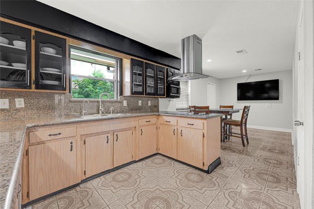 1613 Wycliffe Drive, Houston, TX 77043