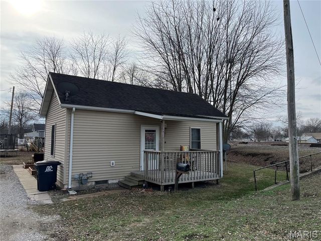 300 E 3rd South Street, Mount Olive, IL 62069