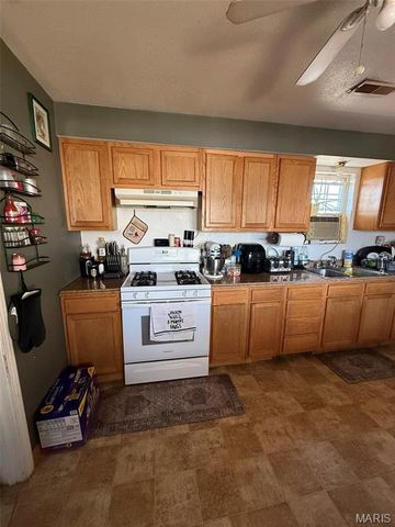 300 E 3rd South Street, Mount Olive, IL 62069