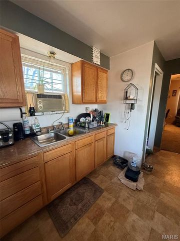 300 E 3rd South Street, Mount Olive, IL 62069