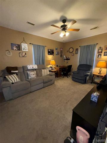 300 E 3rd South Street, Mount Olive, IL 62069