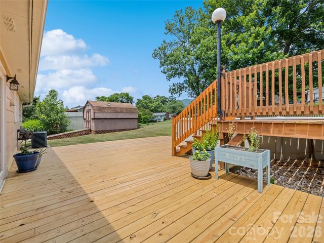 111 Keith Street, Clyde, NC 28721