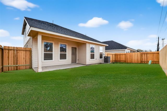 2110 Spring Hollow Drive, Baytown, TX 77521
