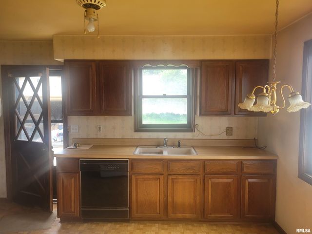 332 HERMAN Street, Pekin, IL 61554