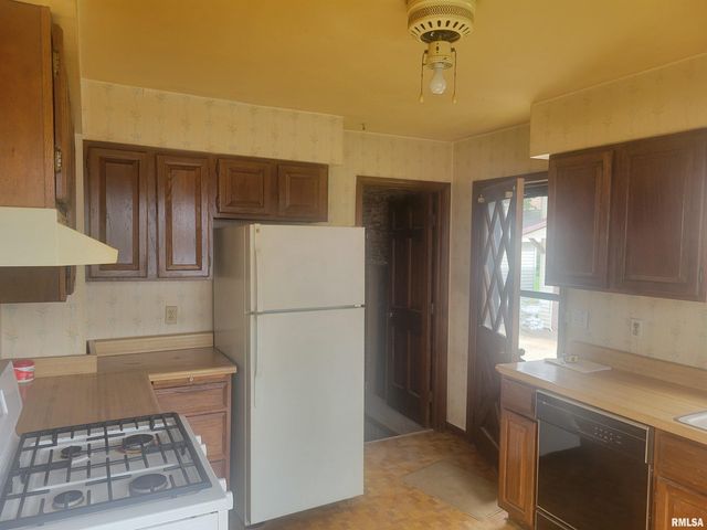 332 HERMAN Street, Pekin, IL 61554