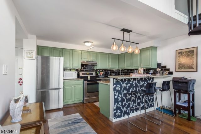366 Trenton Ave 4E, Paterson City, NJ 07503