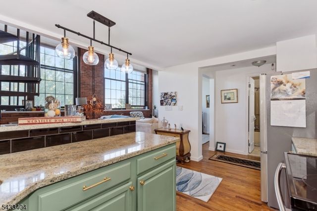 366 Trenton Ave 4E, Paterson City, NJ 07503