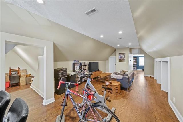 645 E 62nd Street, Kansas City, MO 64110