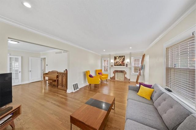 645 E 62nd Street, Kansas City, MO 64110