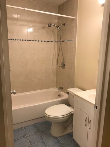 44 Washington St 411, Brookline, MA 02445