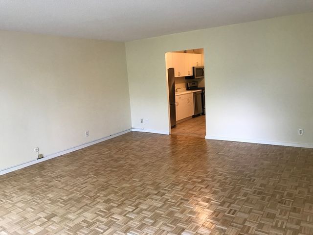 44 Washington St 411, Brookline, MA 02445