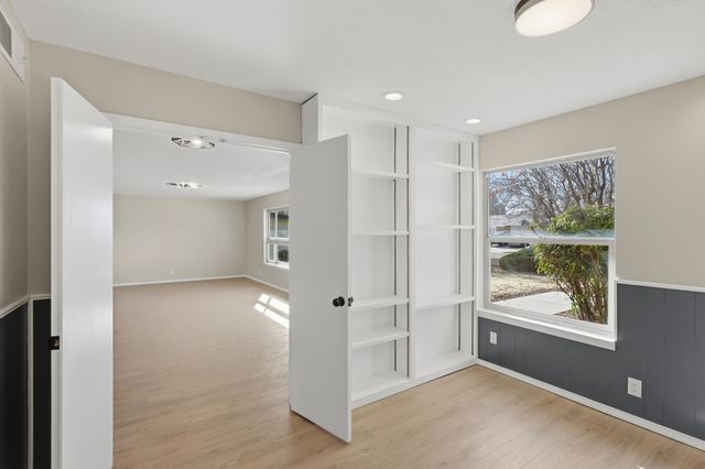 5408 Cimarron Road NW, Albuquerque, NM 87120