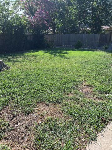 446 Meadowhill Drive, Garland, TX 75043