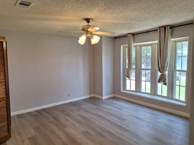 605 Noreda Street, Angleton, TX 77515