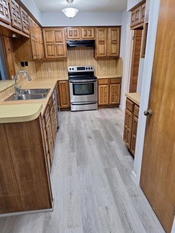 605 Noreda Street, Angleton, TX 77515