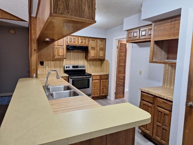 605 Noreda Street, Angleton, TX 77515