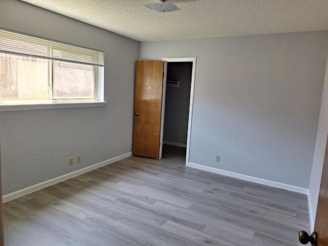 605 Noreda Street, Angleton, TX 77515