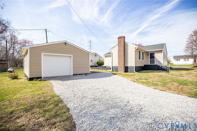 20501 Hickory Ct, South Chesterfield, VA 23803