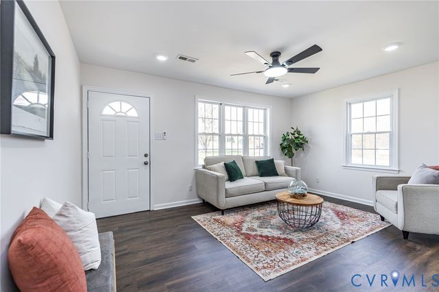 20501 Hickory Ct, South Chesterfield, VA 23803