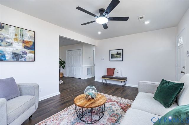 20501 Hickory Ct, South Chesterfield, VA 23803