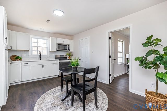 20501 Hickory Ct, South Chesterfield, VA 23803