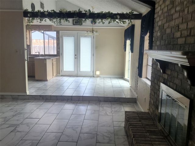 4100 Longleaf Lane, Fort Worth, TX 76137