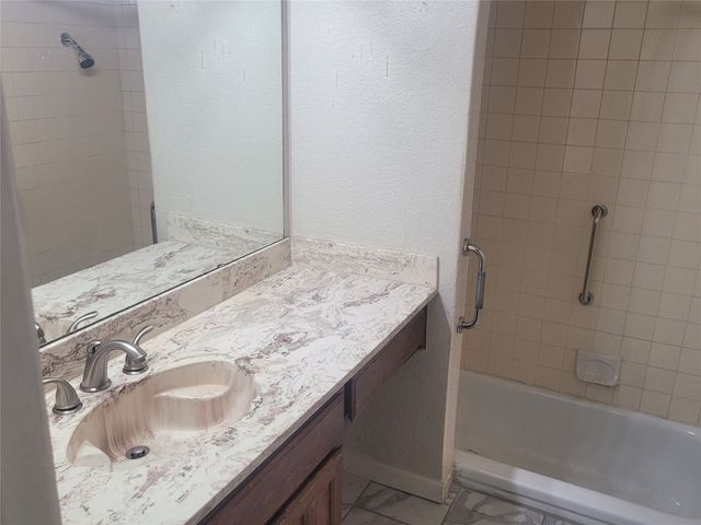 4100 Longleaf Lane, Fort Worth, TX 76137