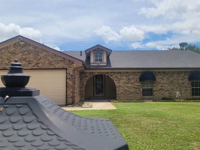 4100 Longleaf Lane, Fort Worth, TX 76137