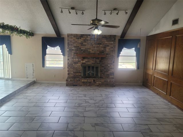 4100 Longleaf Lane, Fort Worth, TX 76137