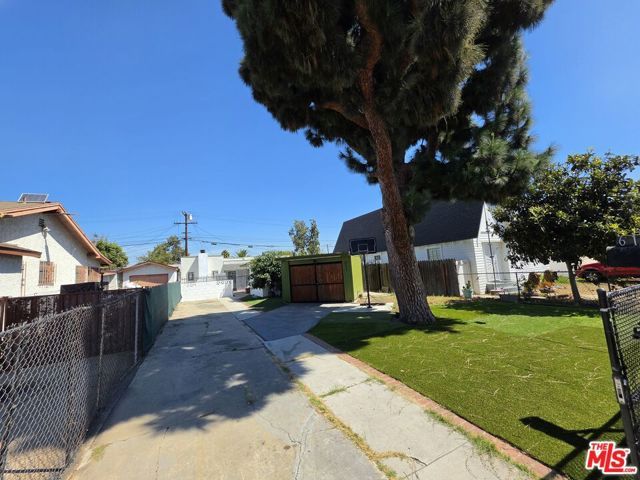 611 W 109th Street, Los Angeles, CA 90044