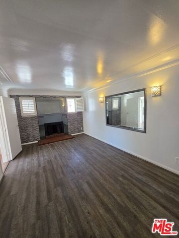 611 W 109th Street, Los Angeles, CA 90044