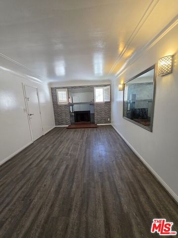 611 W 109th Street, Los Angeles, CA 90044
