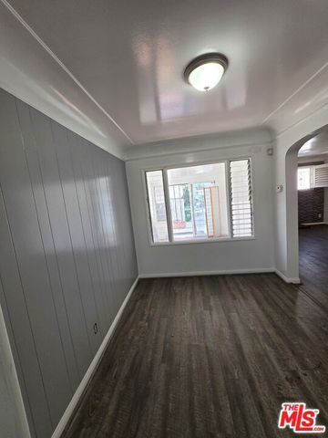 611 W 109th Street, Los Angeles, CA 90044
